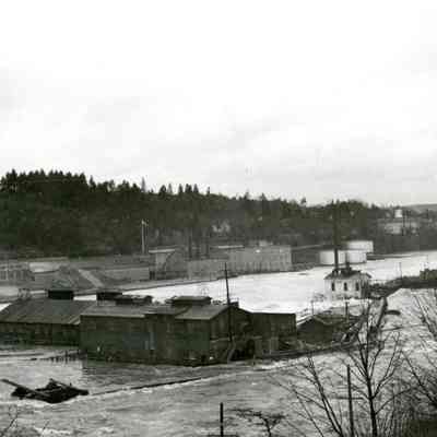 1942 Flood - Oregon City Mills, Willamette River