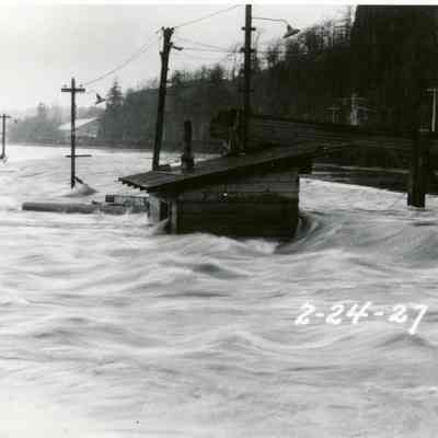 1927 Flood - Highwater Along the Willamette