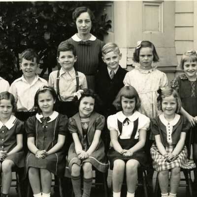 Eastham School Students 1938 - 1st Grade - Oregon City