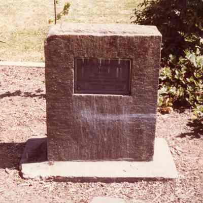 Oregon City 1976 - End of the Oregon Trail Marker