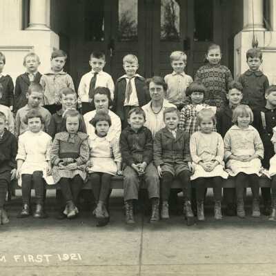 Eastham School Students 1921 - 1st Grade - Oregon City