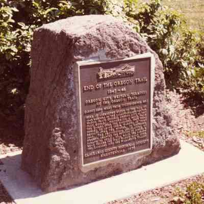 Oregon City 1976 - End of the Oregon Trail Marker