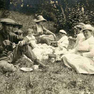 Woolen Mills annual picnic