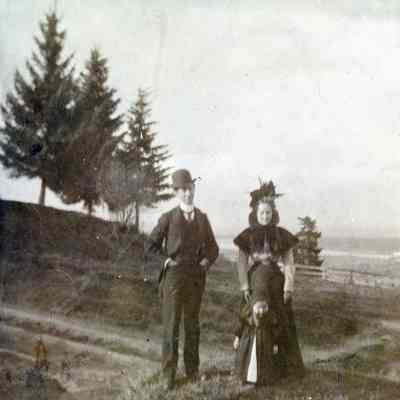 Ed Carr Collection - Couple at the Oregon Coast