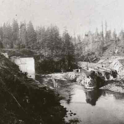 Estacada c.1910 - River Mill Dam Construction