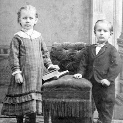 Goldsmith Family Photos. C): Copyright: None; Origsize: 3" x  5"; Origformat: Print-Photographic