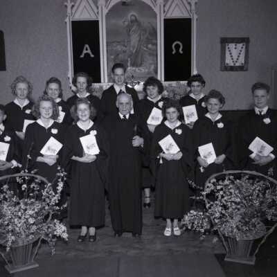 Confirmation Class Photograph - No Information