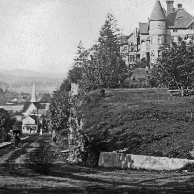 Oregon City 1895 - Unpaved Singer Hill Road and Eastham House