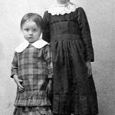 Goldsmith Family Photos. E): Copyright: None; Origsize: 3" x  5"; Origformat: Print-Photographic