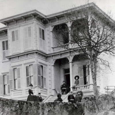 Oregon City Chase House and Family 1890