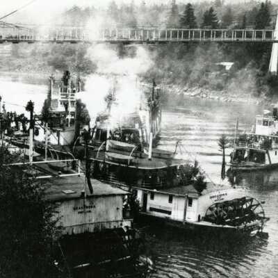 Steamboats "Grahamona" and "Oregona" - 1936