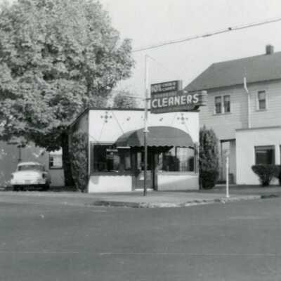 Wardrobe Cleaners in Oregon City.