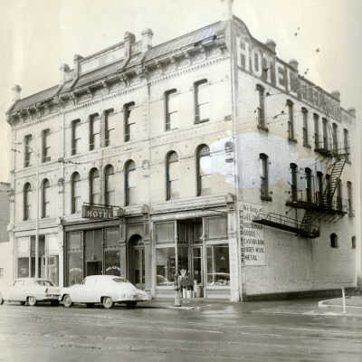 Oregon City 1958 - Electric Hotel in Charman Building