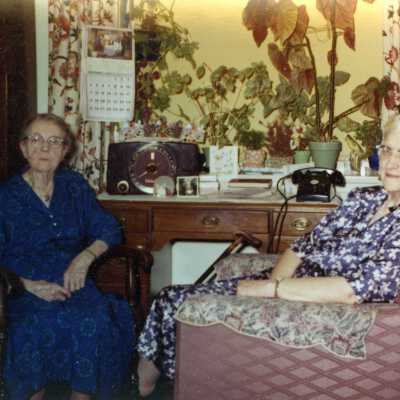 Stevens, Muriel (Mertie) and Guest 1954