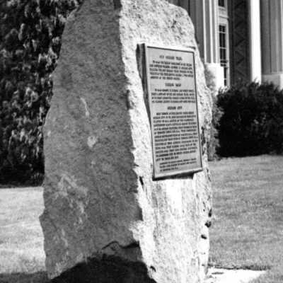 Oregon City - Old Oregon Trail Marker