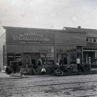 Gladstone 1915 - Williams Plumbing Building