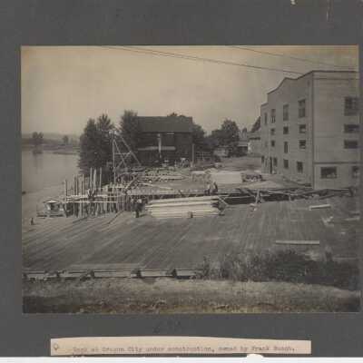 Oregon City Dock under construction