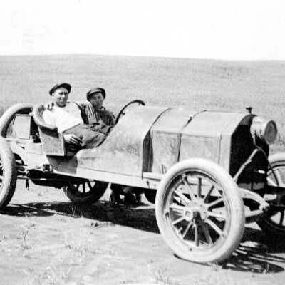 The Flynn Boys in a "Cole" Auto. (B): Copyright: None; Origsize: 3" x 5"; Origformat: Print-Photographic