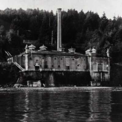 Palatine Water Works on the Willamette River
