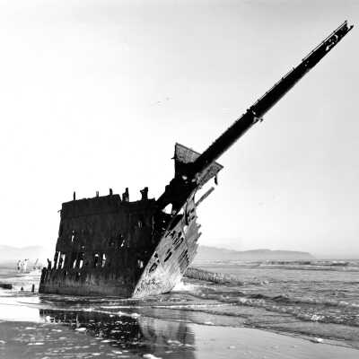 Peter Iredale wreck on beach, Ft. Stevens State Park,1906.