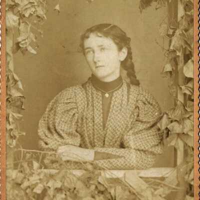Bessie Grant, niece of Ruth McKay.: Copyright: Clackamas County Historical Society; Origformat: Print-Photographic
