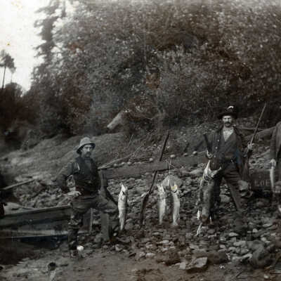 Willamette Fishing Photos.: Copyright: None; Origsize: 4" x  6"; Origformat: Print-Photographic