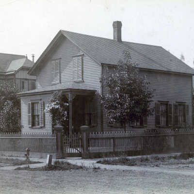 Stevens House, 7th and Washington Street, Oregon City, 1900.