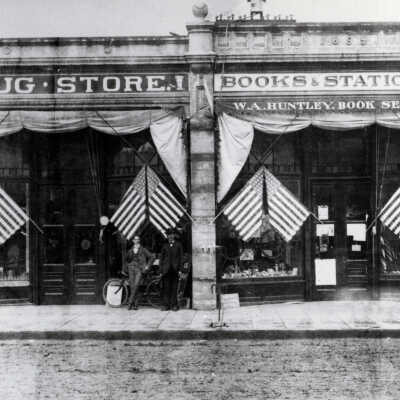 Oregon City - Huntley Bros. Drug Store - 1900