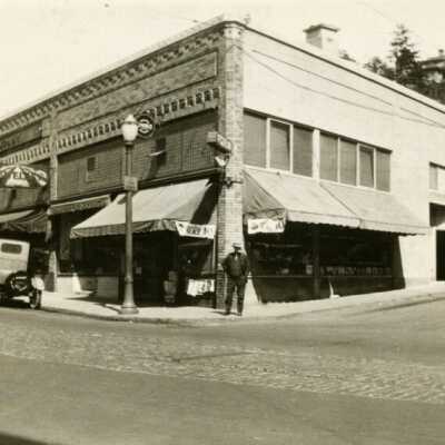 Stevens Building located at 6th and Main Street, Oregon City: Origsize: 3" x 5"; Origformat: Print-Photographic