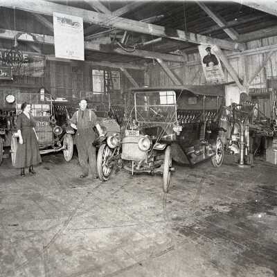 Pacific Highway Garage, Oregon City