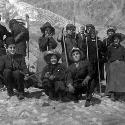 Climbing party below Crater Rock, Mt. Hood, 1911