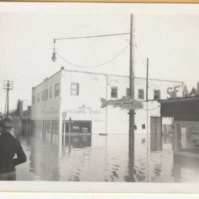 1943 Flood - 14th and Washington Streets - Tony's Seafood - Oregon City