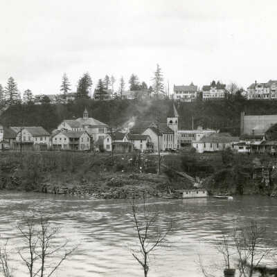 Waterfront from 8th to 10th St., Oregon City, 1929.