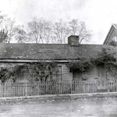 Coburn House in Canemah, 1930.: Copyright: None; Origsize: 3"x5"; Origformat: Print-Photographic