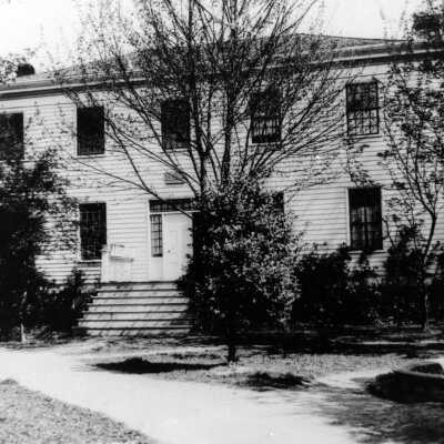 McLoughlin House and Fountain, 1924