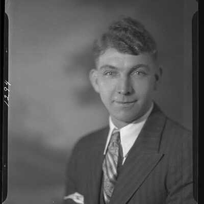Photograph of a man for George Barttehen - Negative - Dated December 1929