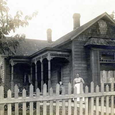 Priebe House, Oregon City.: Copyright: Clackamas County Historical Society; Origsize: 4" x 6"; Origformat: Print-Photographic