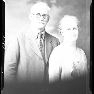 Copy of a photograph of a couple for D. Leonard - February 1930 - Negative