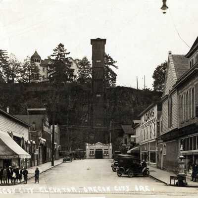 Oregon City Elevator, 1915.: Copyright: Clackamas County Historical Society; Origsize: 3x5; Origformat: Print-Photographic