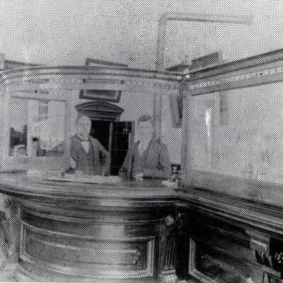 Commercial Bank, Oregon City, 1890: Copyright: None; Origsize: 3" x 5"; Origformat: Print-Photographic