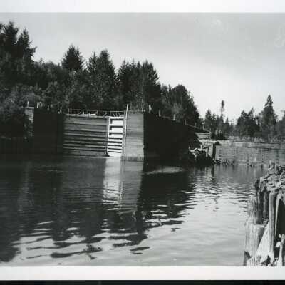 Yamhill Locks - Willamette River