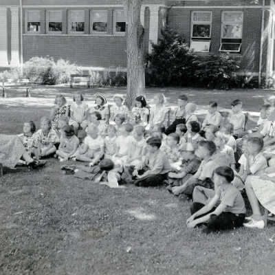 Oregon City 1938 - Story Hour on Library Lawn