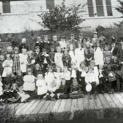 Oregon City Presbyterian Primary Class, A.J. Montgomery, Minister