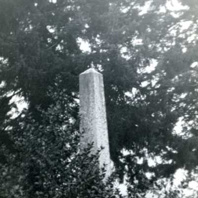 Hedges Family Grave Marker (Sides 3 and 4)