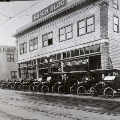 Oregon City 1913 - Pacific Highway Garage