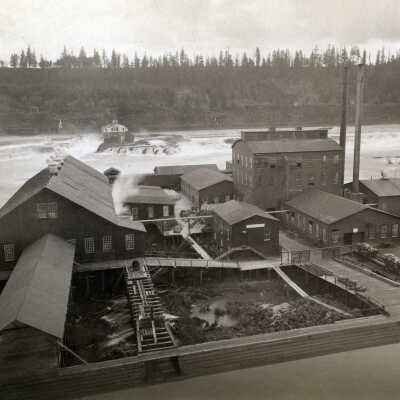 Willamette Pulp Mill & Electric Station A, 1892.