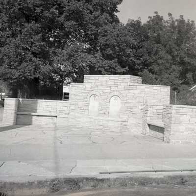 McLoughlin Graves 1960