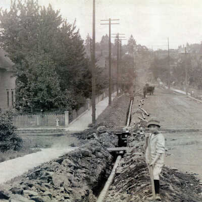 Oregon City 1914 - Installing Water Pipeline from the Clackamas River - 6th and Center Street