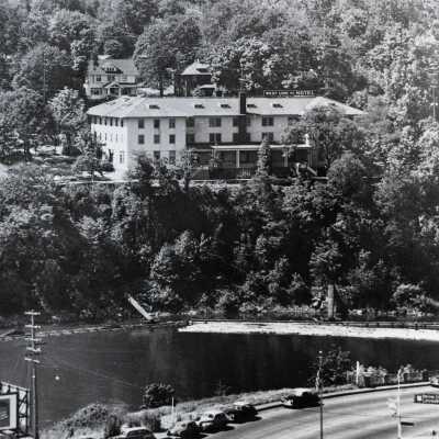 West Linn Inn (Hotel)