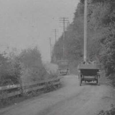 Car going up Oswego Hill 1914